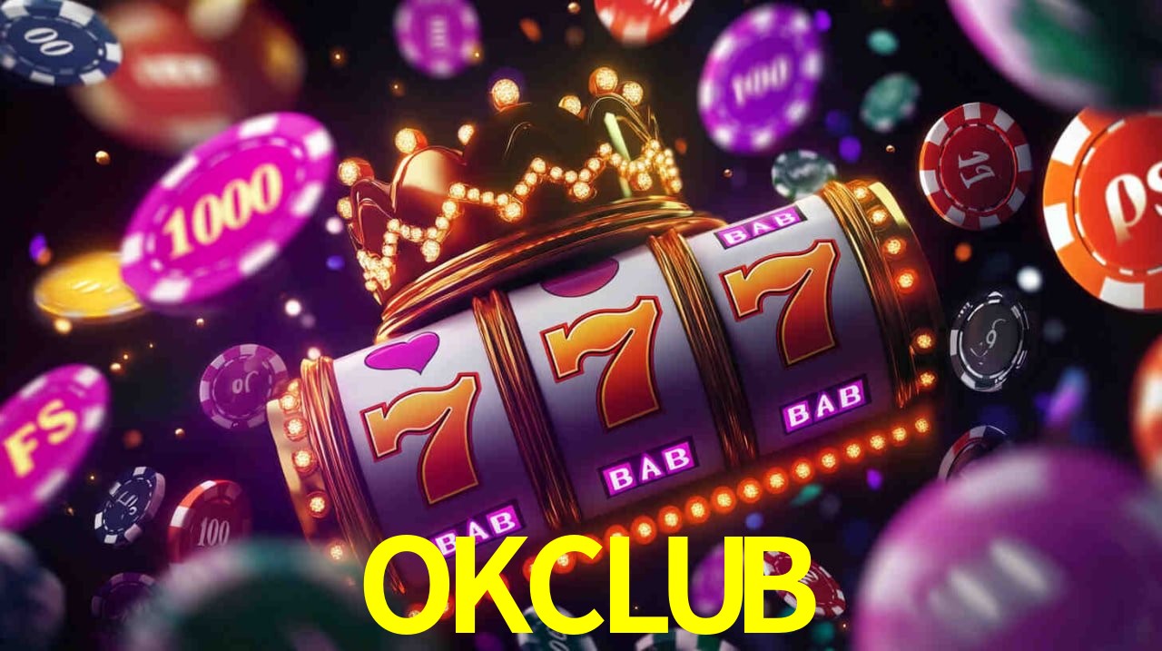 Interfaz de la app móvil OKCLUB en un smartphone moderno
